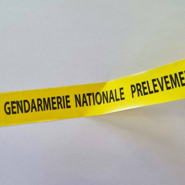 Ruban adhésif jaune GN PRELEVEMENTS NE PAS OUVRIR