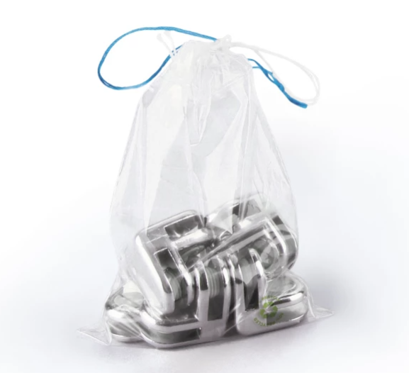 Sachets plastiques à cordelettes (X100)