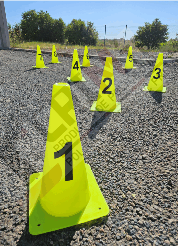 Cônes numérotés jaunes 30cm lot de 25