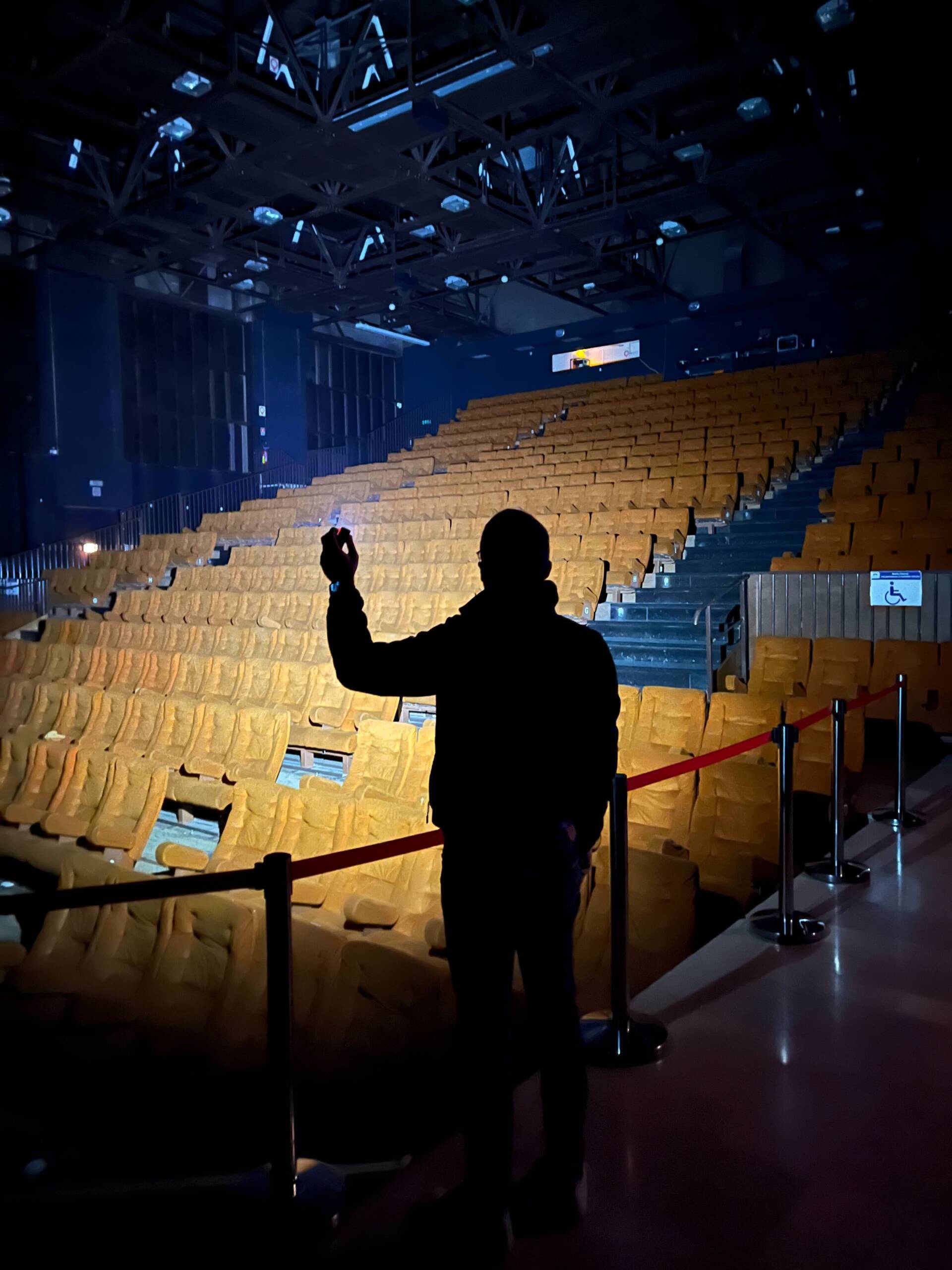 Lampe torche LED coudée 4000 Lumens - Rechargeable - 10 fonctions – Image 3