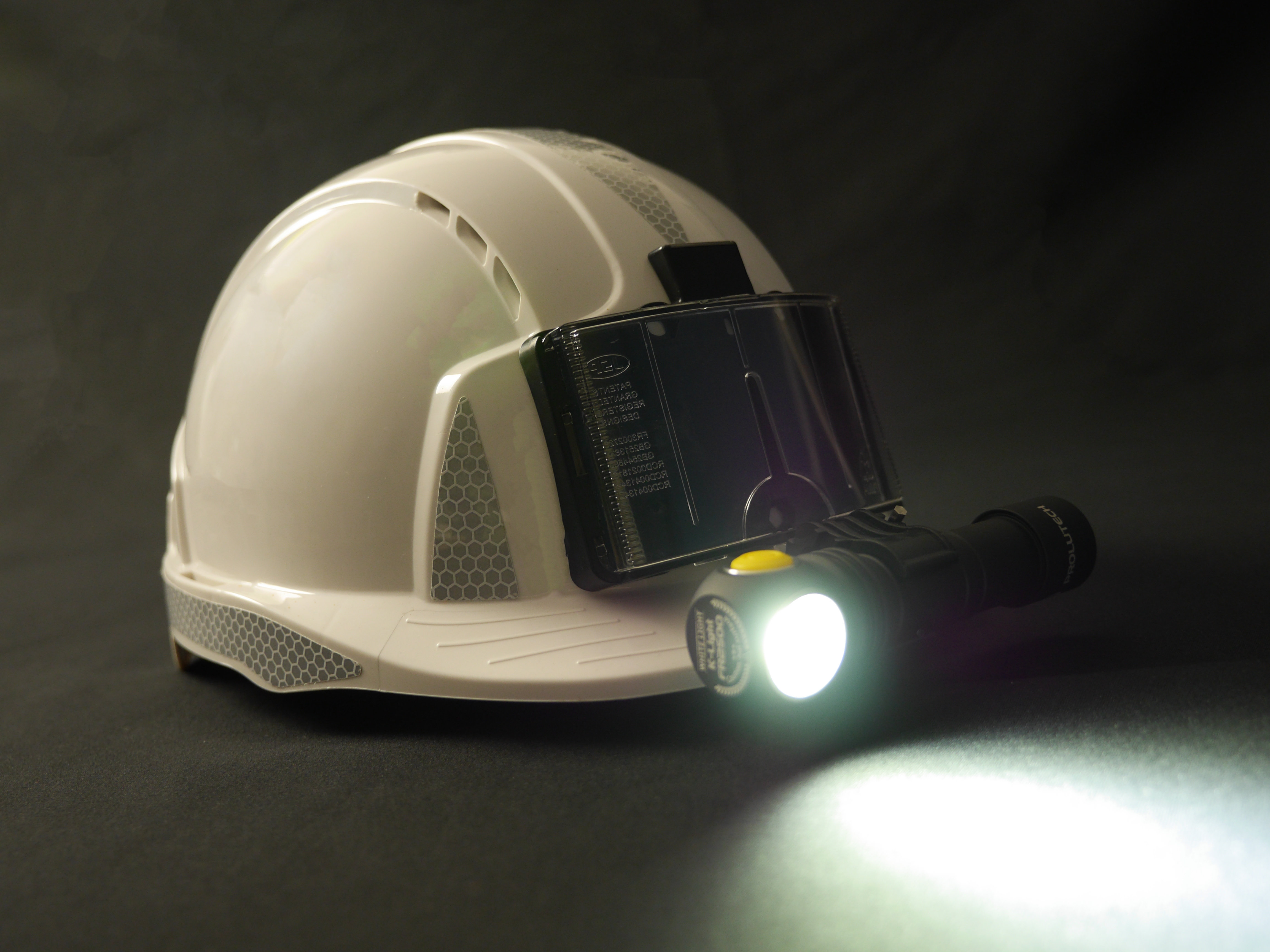 Lampe torche LED 2500Lm rechargeable 12 fonctions – Image 6